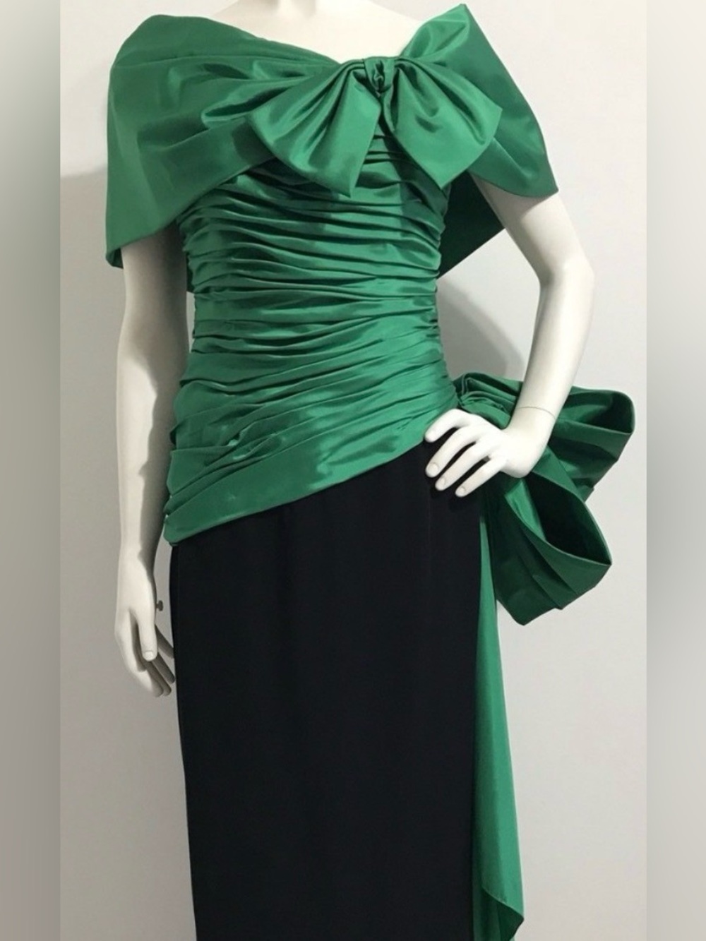 Vintage NTW 1980s Bill Blass Evening Gown Size 12